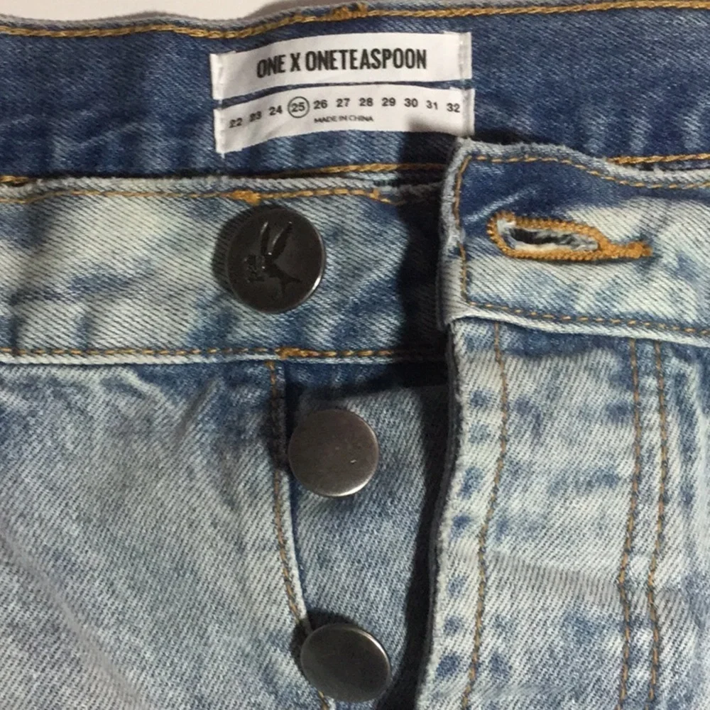 One Teaspoon Blue Hart Outlaw Shorts 25 Runs BIG